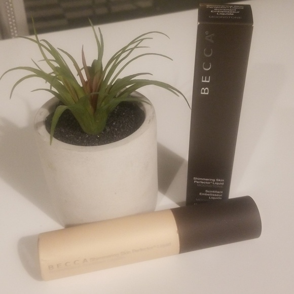 BECCA SHIMMERING SKIN PERFECTOR LIQUID - Picture 3 of 5